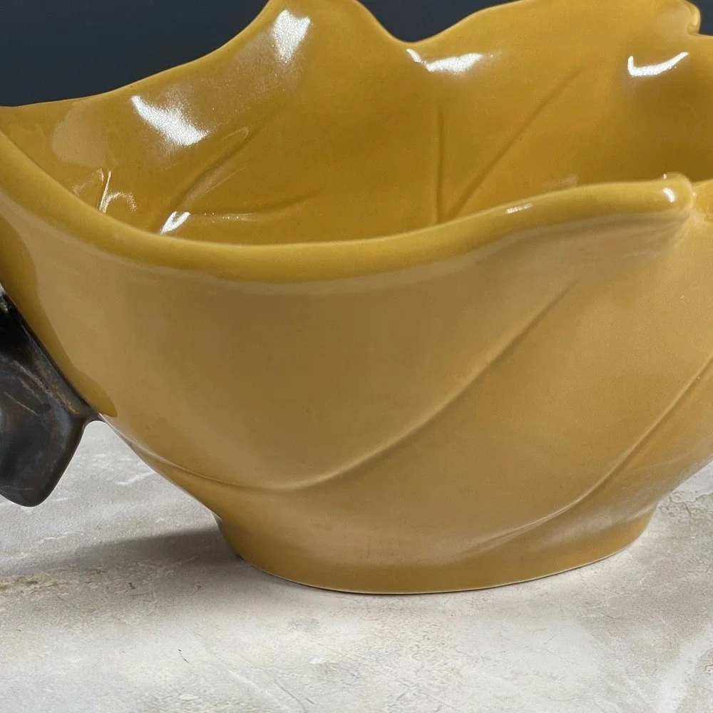 Chris Madden Thanksgiving Yellow Leaf Gravy Boat Sauce Server Fall Autumn Handle